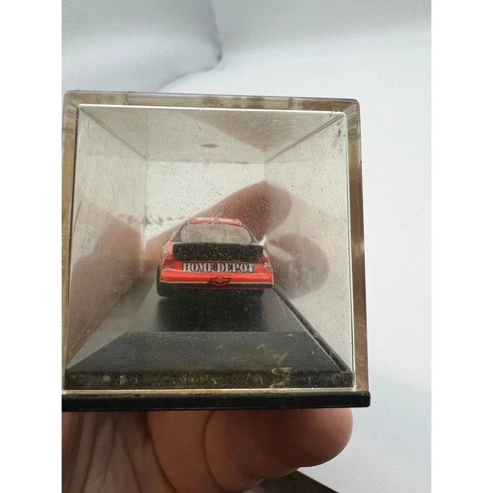 Tony Stewart‎ #20 Home Depot 1:87 Die-Cast Nascar